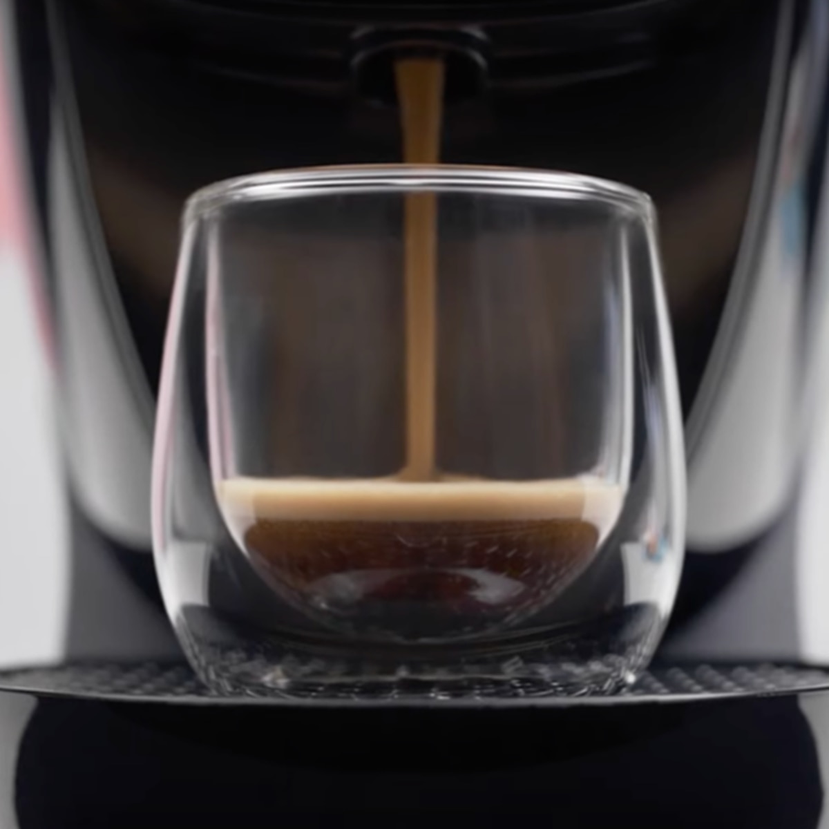 V&iacute;deo a mostrar um espresso NEO NESCAF&Eacute;&reg; Dolce Gusto&reg; a ser preparado